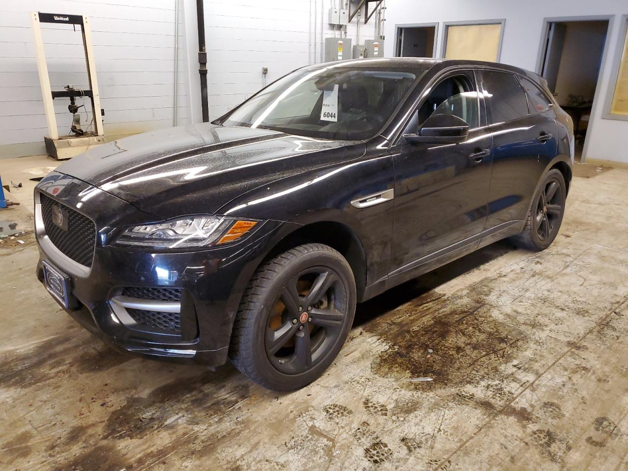 SADCL2BV7HA068475 2017 Jaguar F-Pace R - Sport