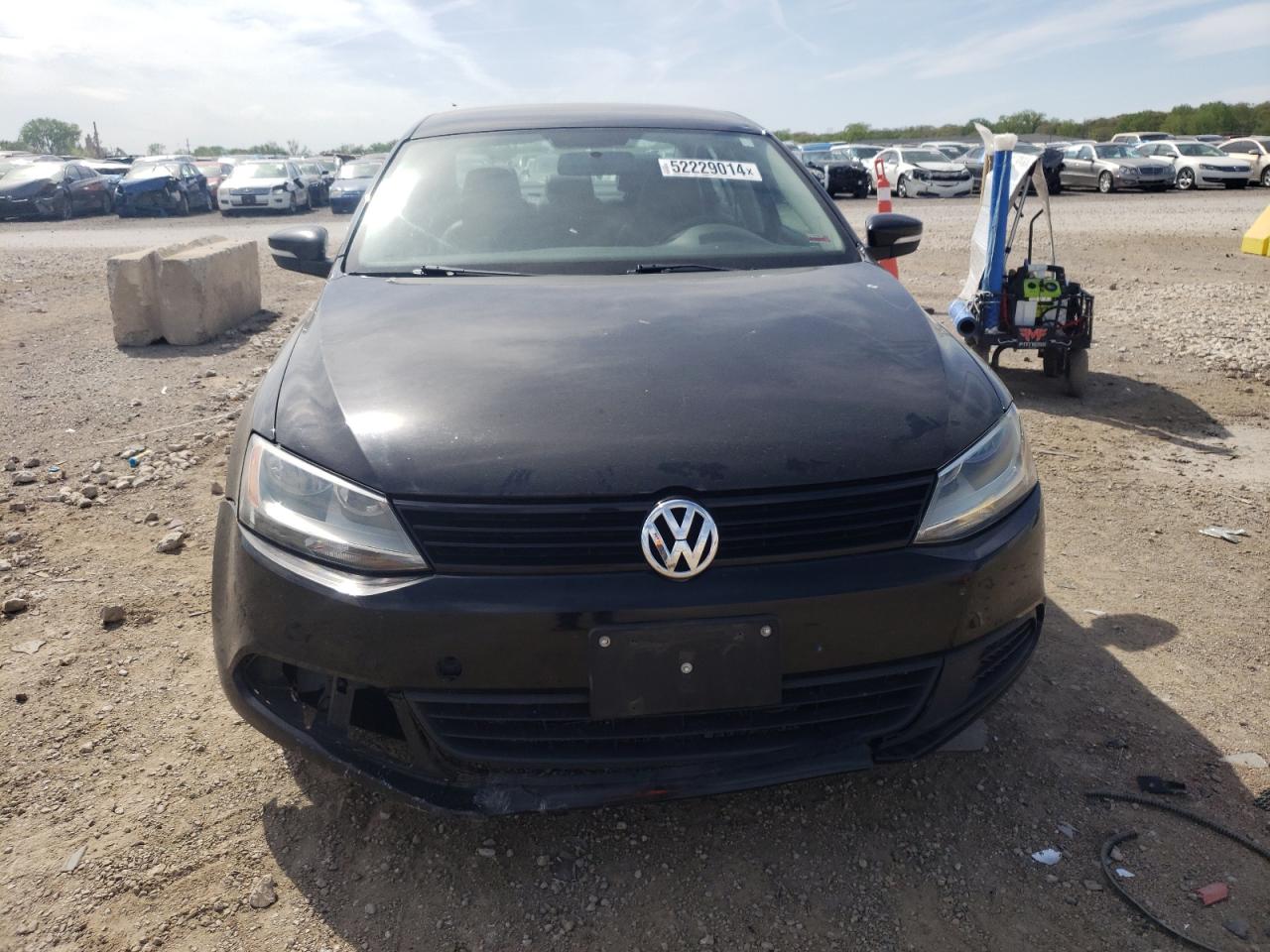 3VWBZ7AJ2BM370474 2011 Volkswagen Jetta Se