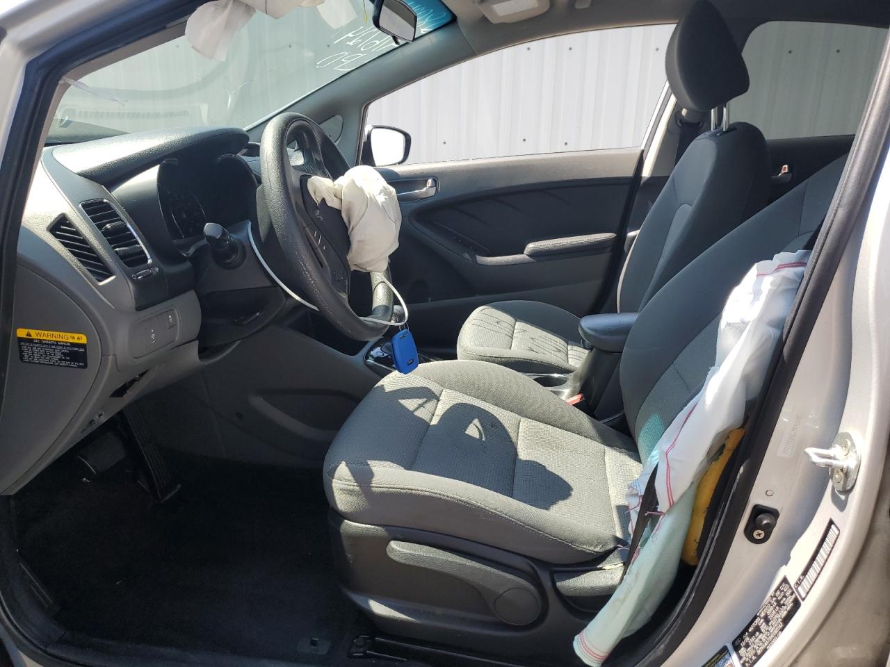 3KPFK4A73HE080162 2017 Kia Forte Lx