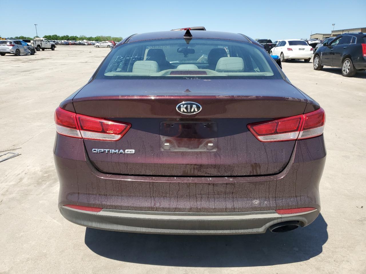 2018 Kia Optima Lx vin: 5XXGT4L36JG221380