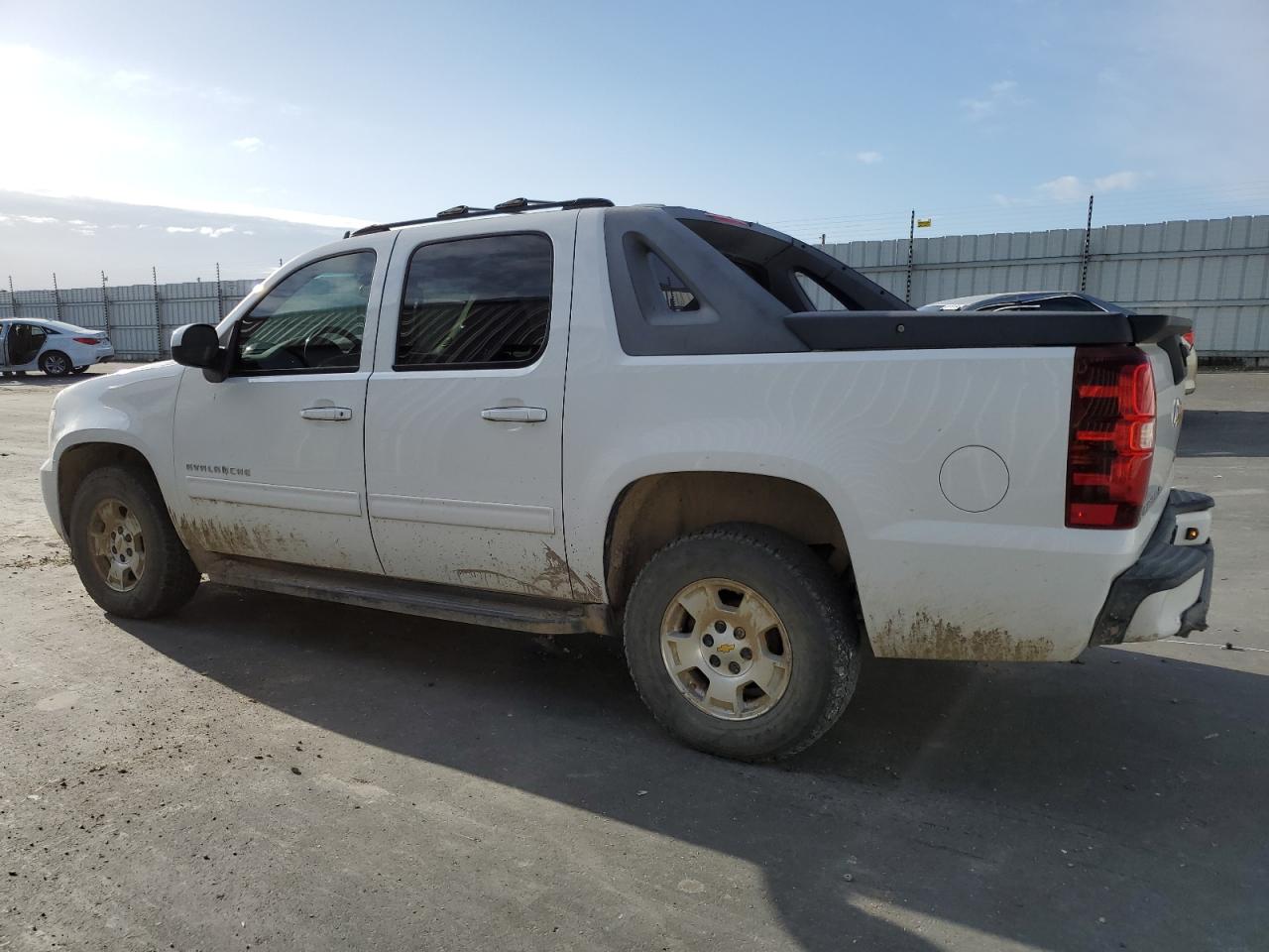 3GNTKEE3XBG120966 2011 Chevrolet Avalanche Ls