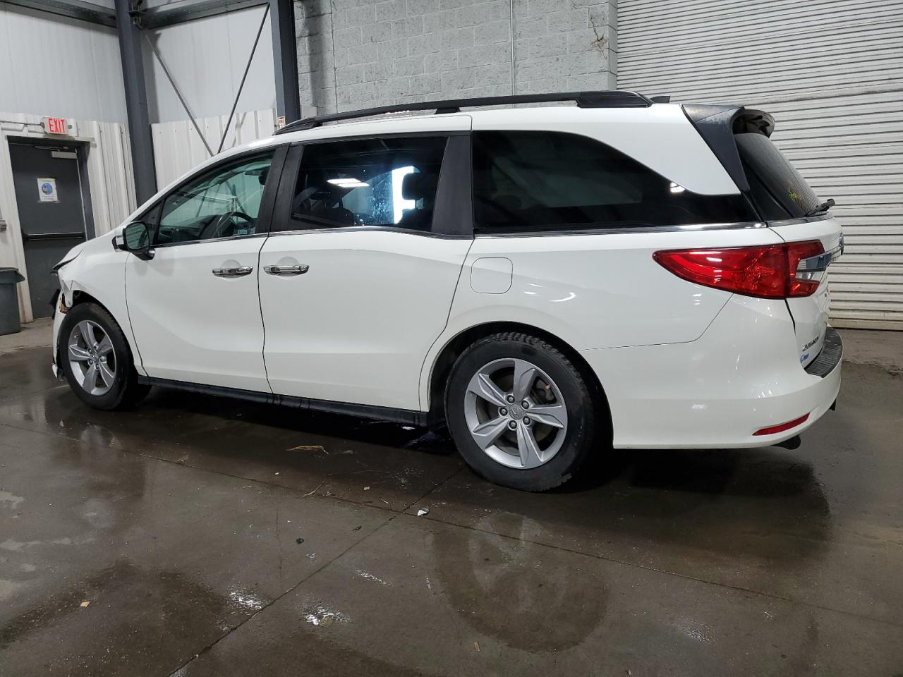 2018 Honda Odyssey Exl vin: 5FNRL6H79JB104783