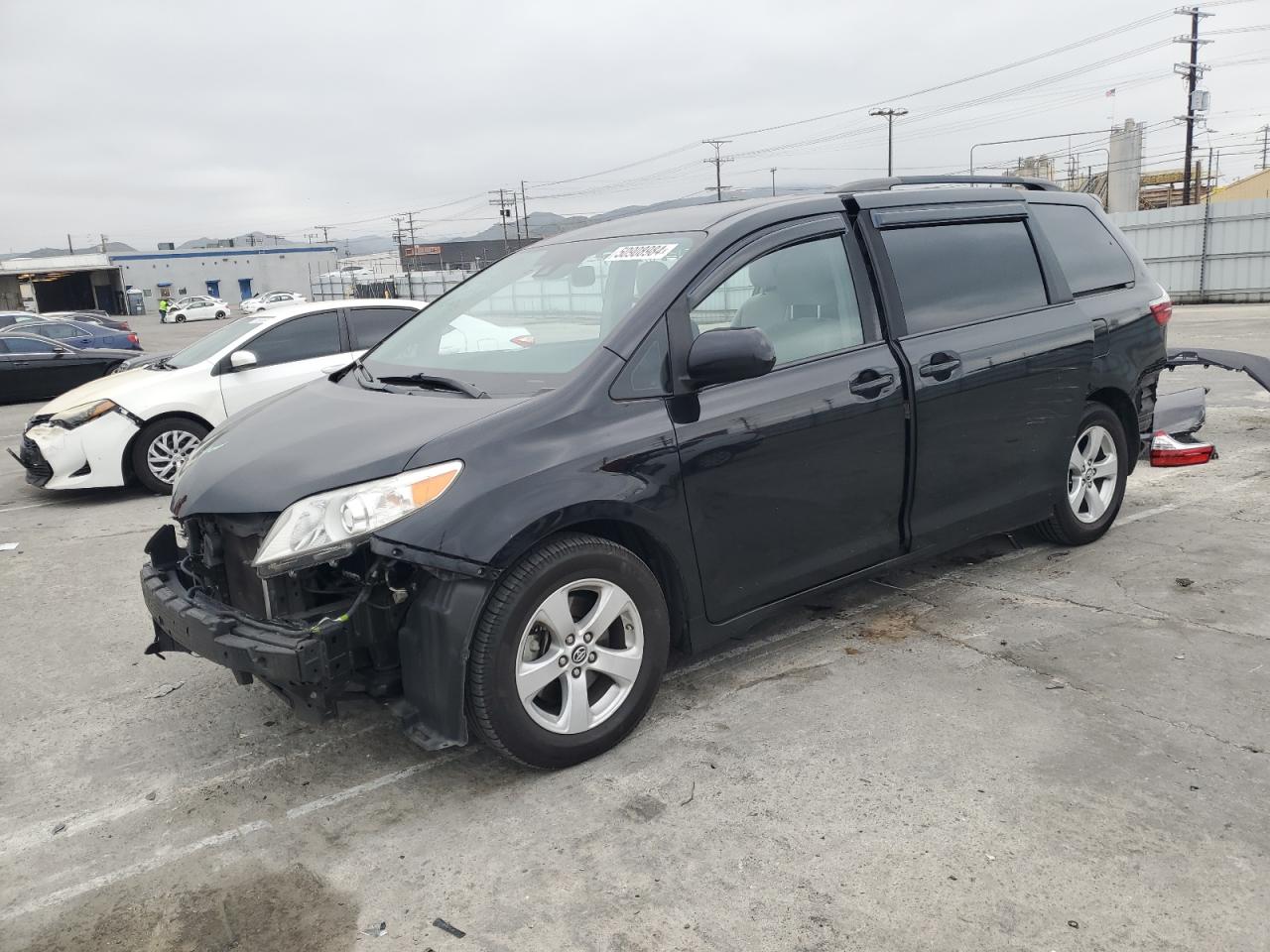 5TDKZ3DCXKS989137 2019 Toyota Sienna Le