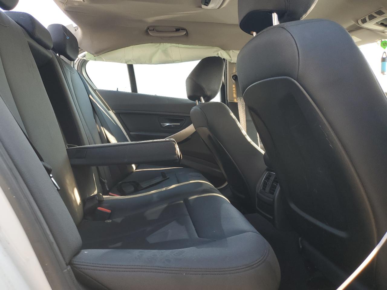 WBA8E1G5XGNT35806 2016 BMW 320 I