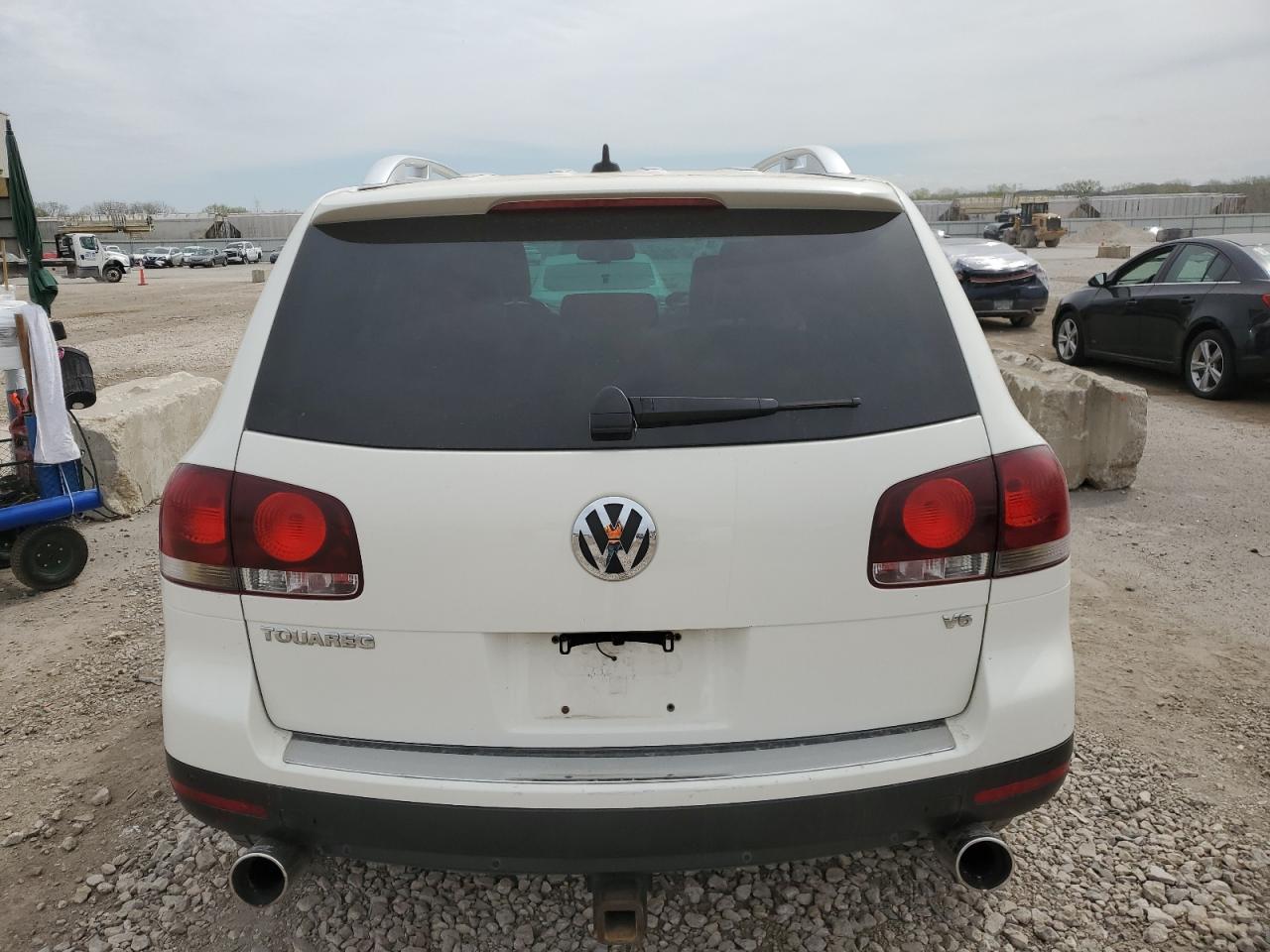 WVGBF7A91AD002424 2010 Volkswagen Touareg V6