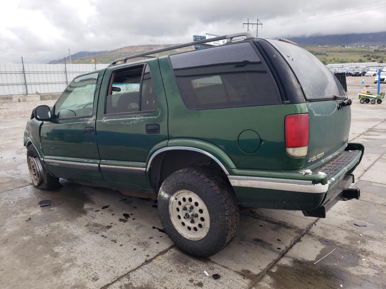 1GNDT13W4V2134561 1997 Chevrolet Blazer