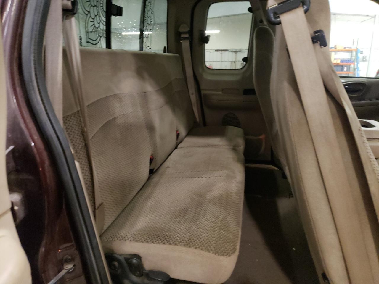 1FTRX18L8YNB68779 2000 Ford F150