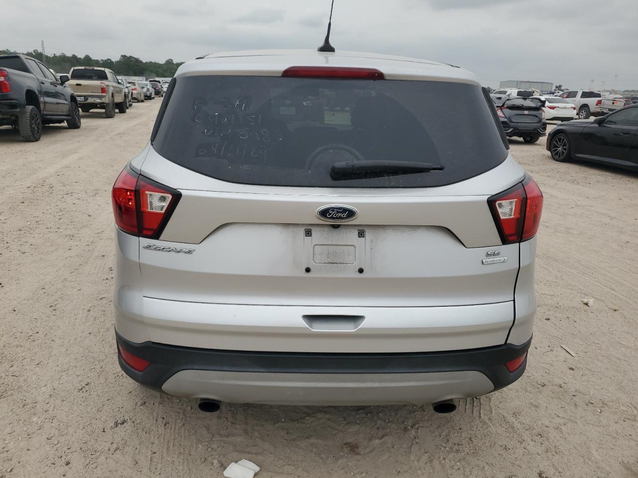 1FMCU0GD9KUA70985 2019 Ford Escape Se