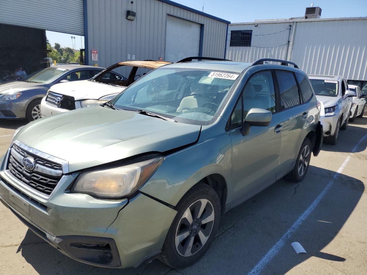 2017 Subaru Forester 2.5I Premium vin: JF2SJAEC6HH460888