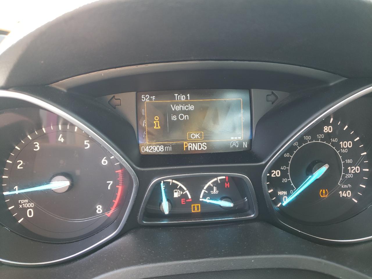 1FMCU0GD5JUD18096 2018 Ford Escape Se