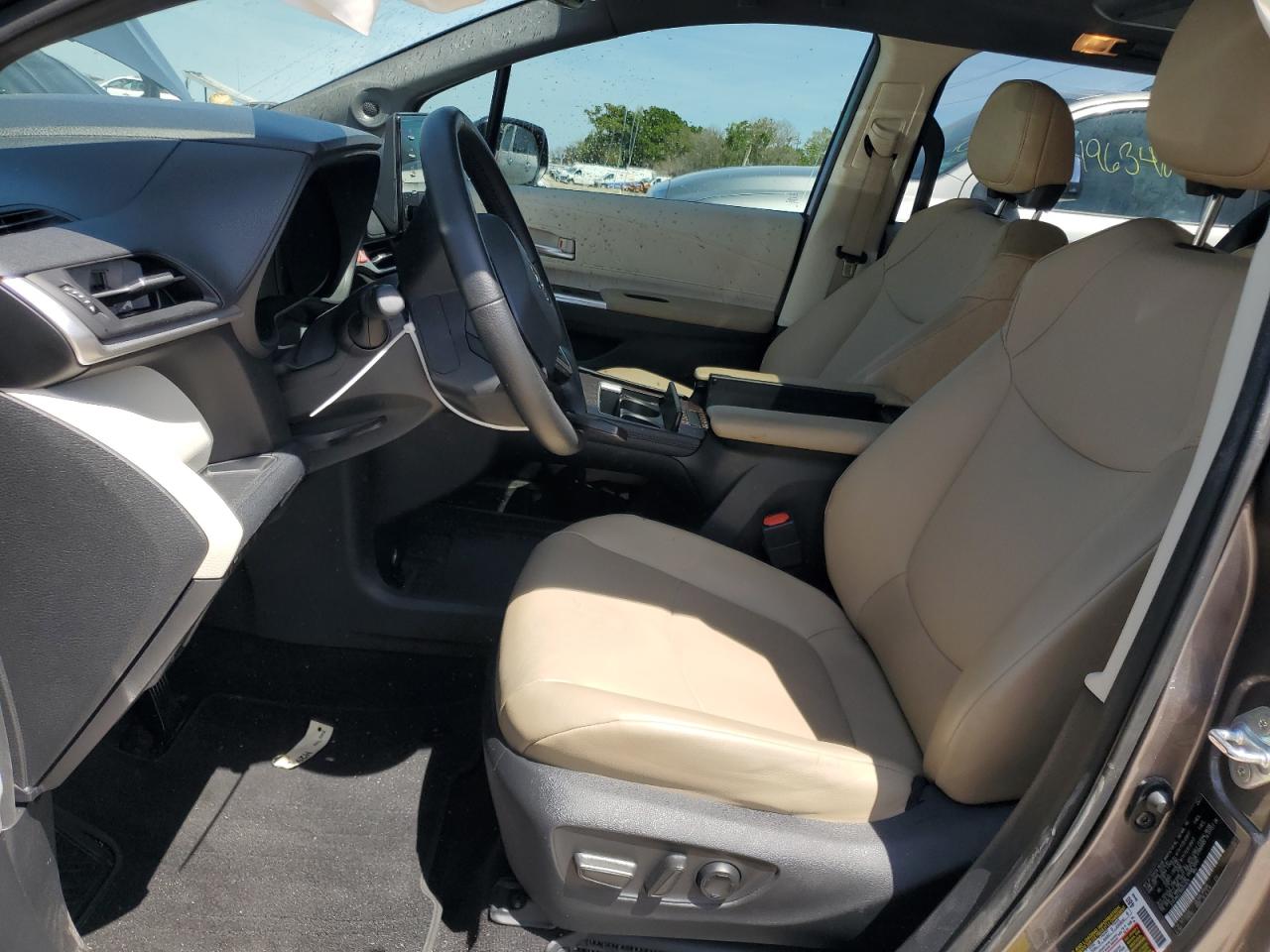 5TDJRKEC1MS044875 2021 Toyota Sienna Xle