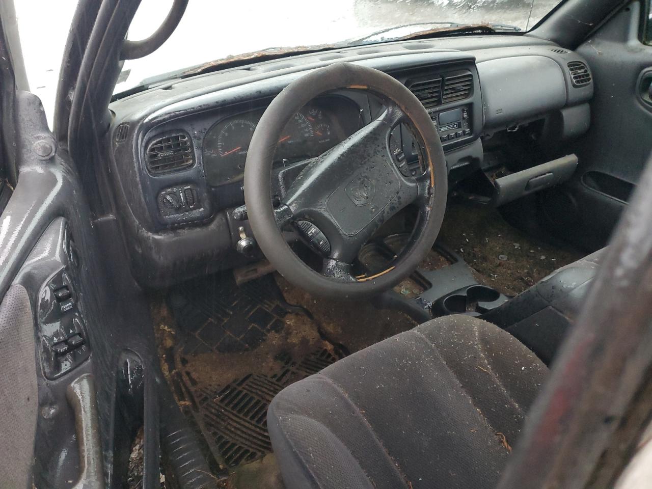 1B7GL22N4YS525654 2000 Dodge Dakota