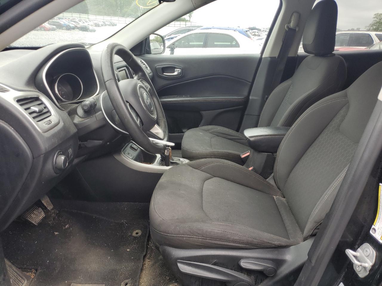 3C4NJCAB7JT125618 2018 Jeep Compass Sport