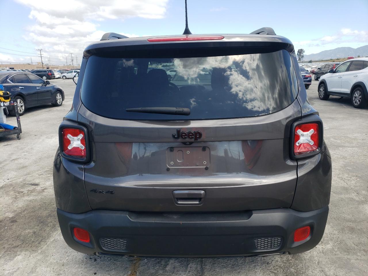 ZACNJBBB2LPL43241 2020 Jeep Renegade Latitude