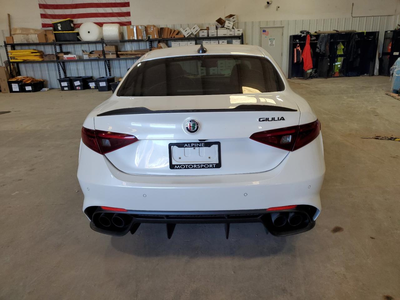 ZARFAEAV9H7552264 2017 Alfa Romeo Giulia Quadrifoglio