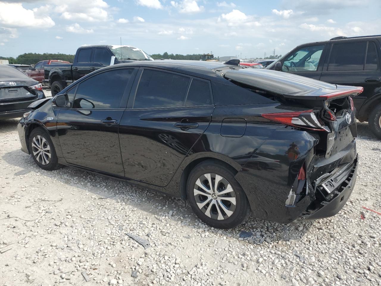 JTDKAMFP3M3185764 2021 Toyota Prius Prime Le