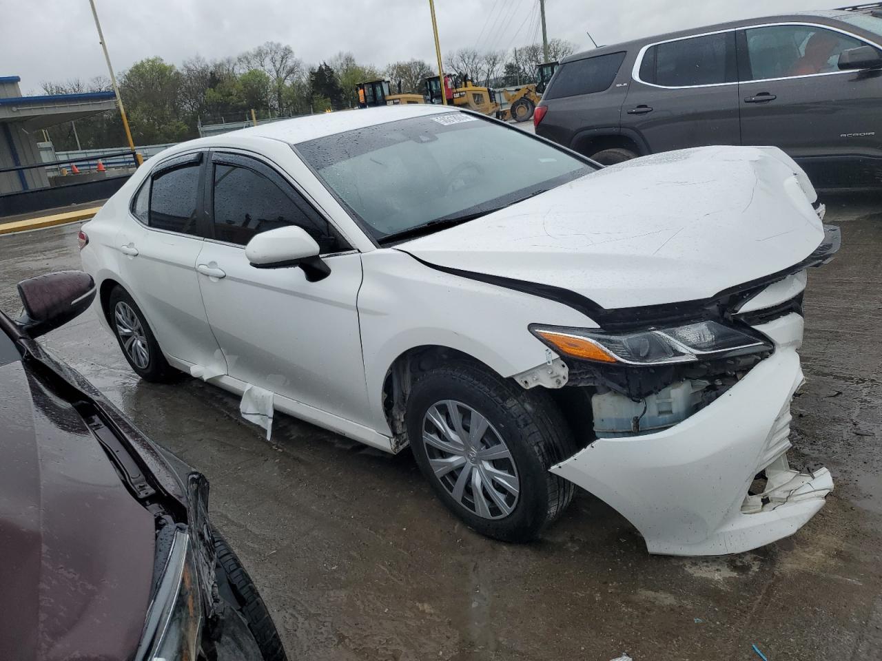 2018 Toyota Camry L vin: 4T1B11HK0JU608348