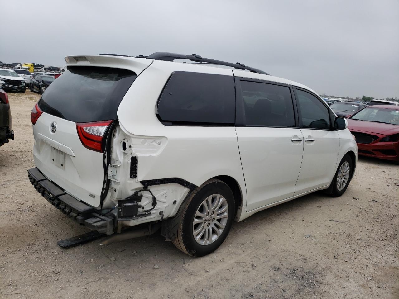 5TDYK3DC7FS652915 2015 Toyota Sienna Xle/Limited