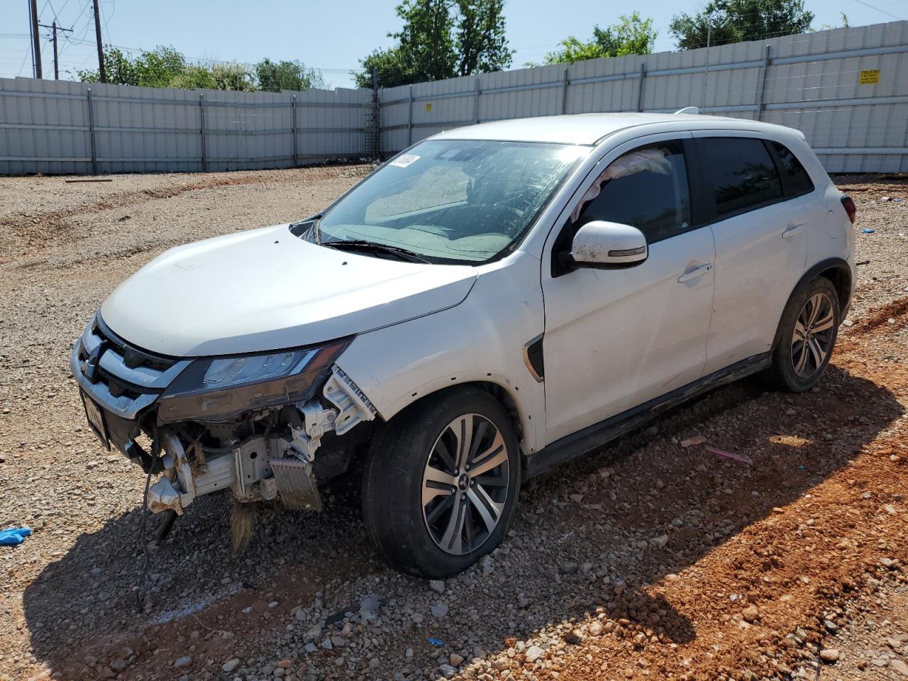 MITSUBISHI OUTLANDER SE