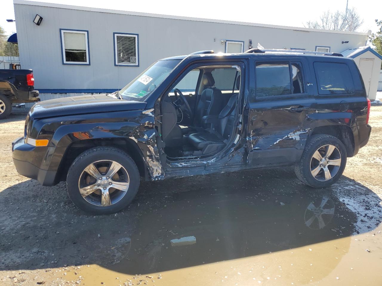 2016 Jeep Patriot Latitude vin: 1C4NJRFB3GD581156