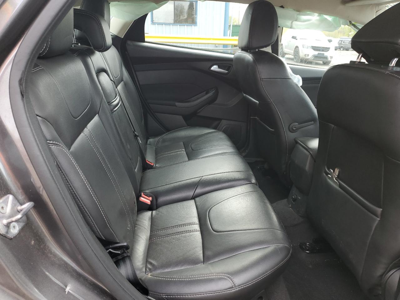 1FAHP3N24CL478134 2012 Ford Focus Titanium