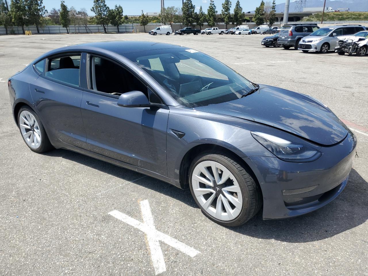 5YJ3E1EB1NF136404 2022 Tesla Model 3