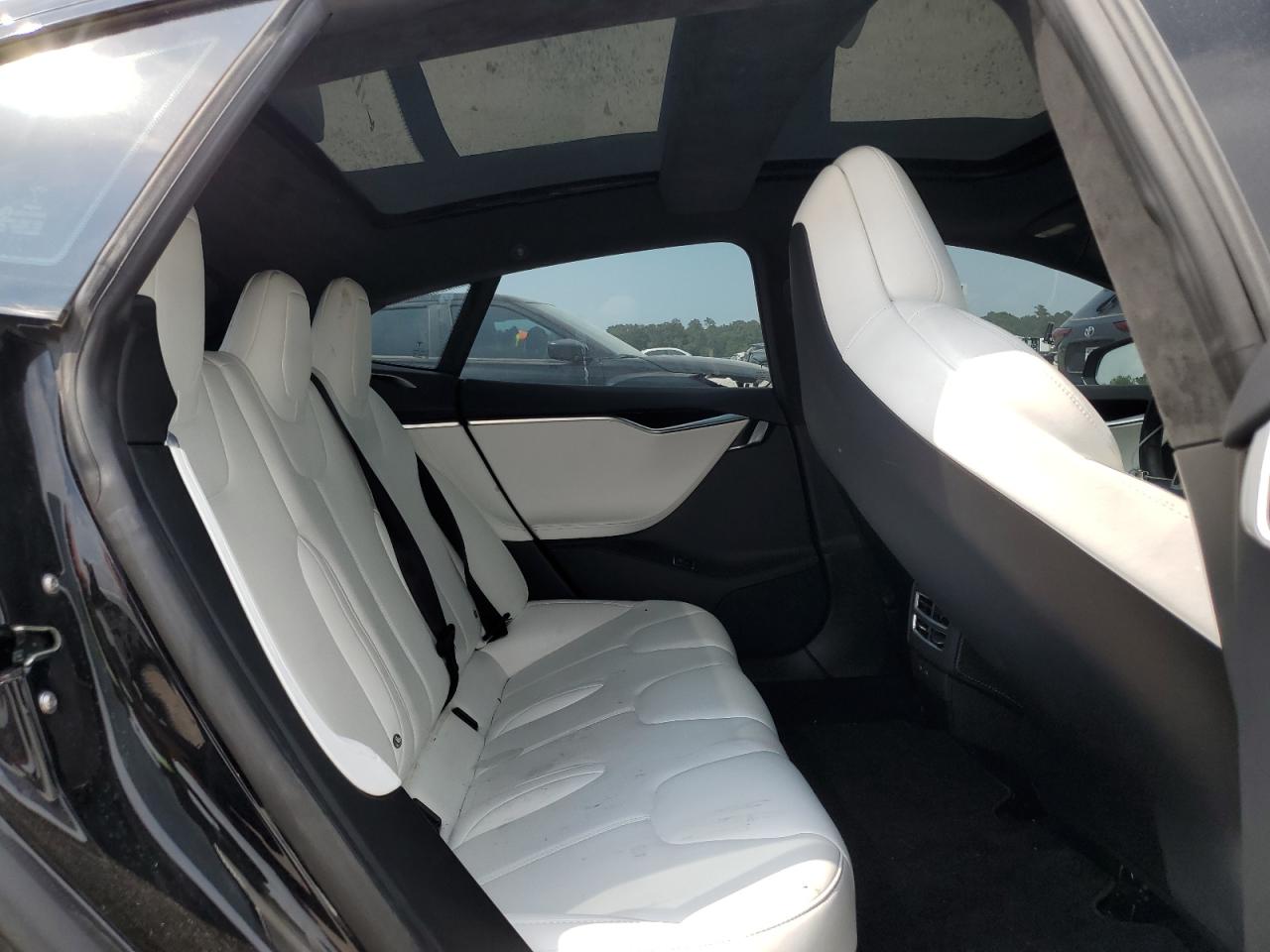 5YJSA1E18HF190589 2017 Tesla Model S