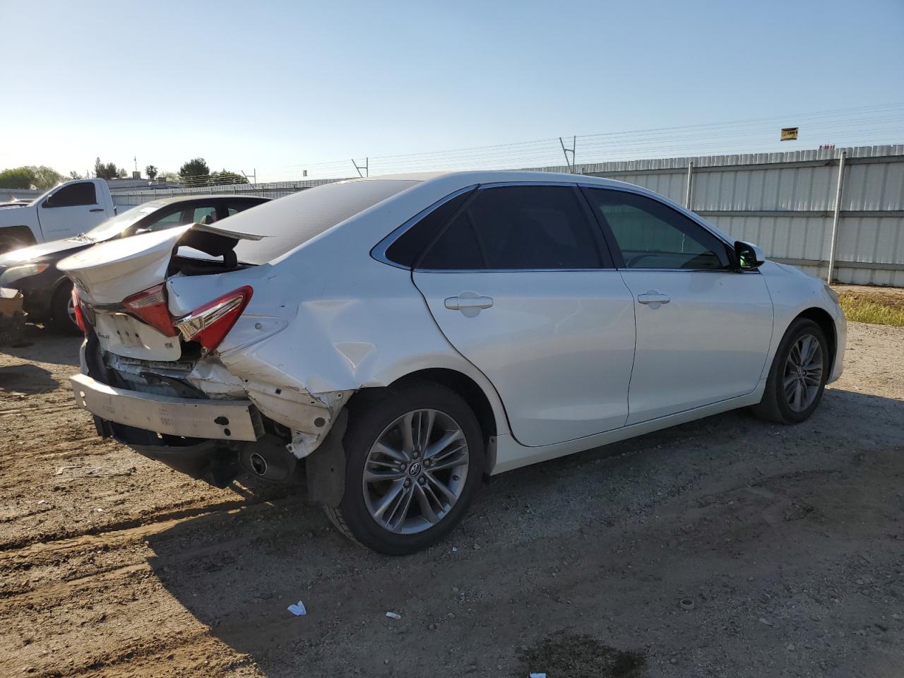 4T1BF1FK1GU174499 2016 Toyota Camry Le