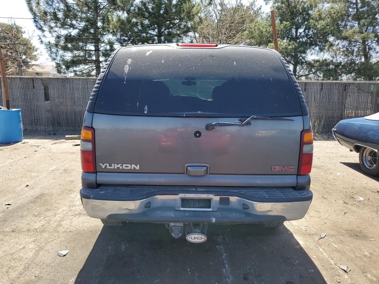 1GKEK13T32J136989 2002 GMC Yukon