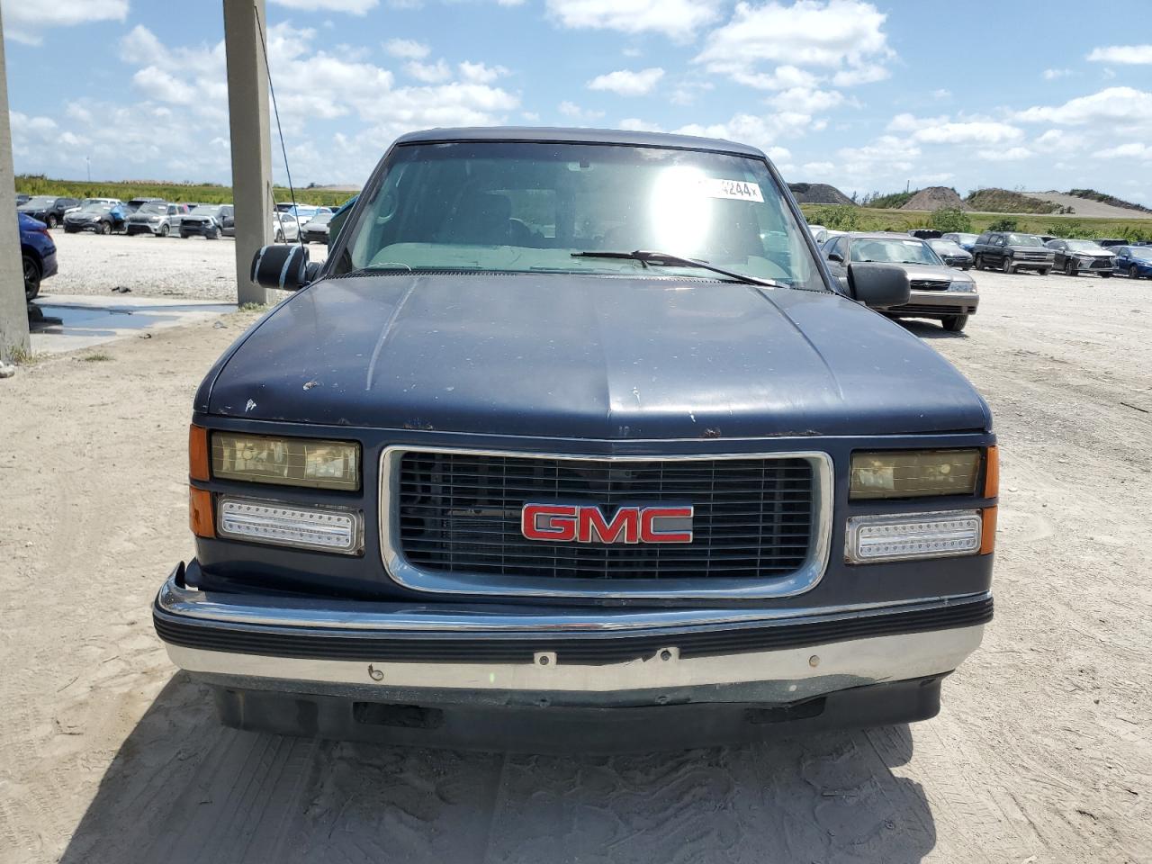 1GKEC16R0XJ707908 1999 GMC Suburban C1500