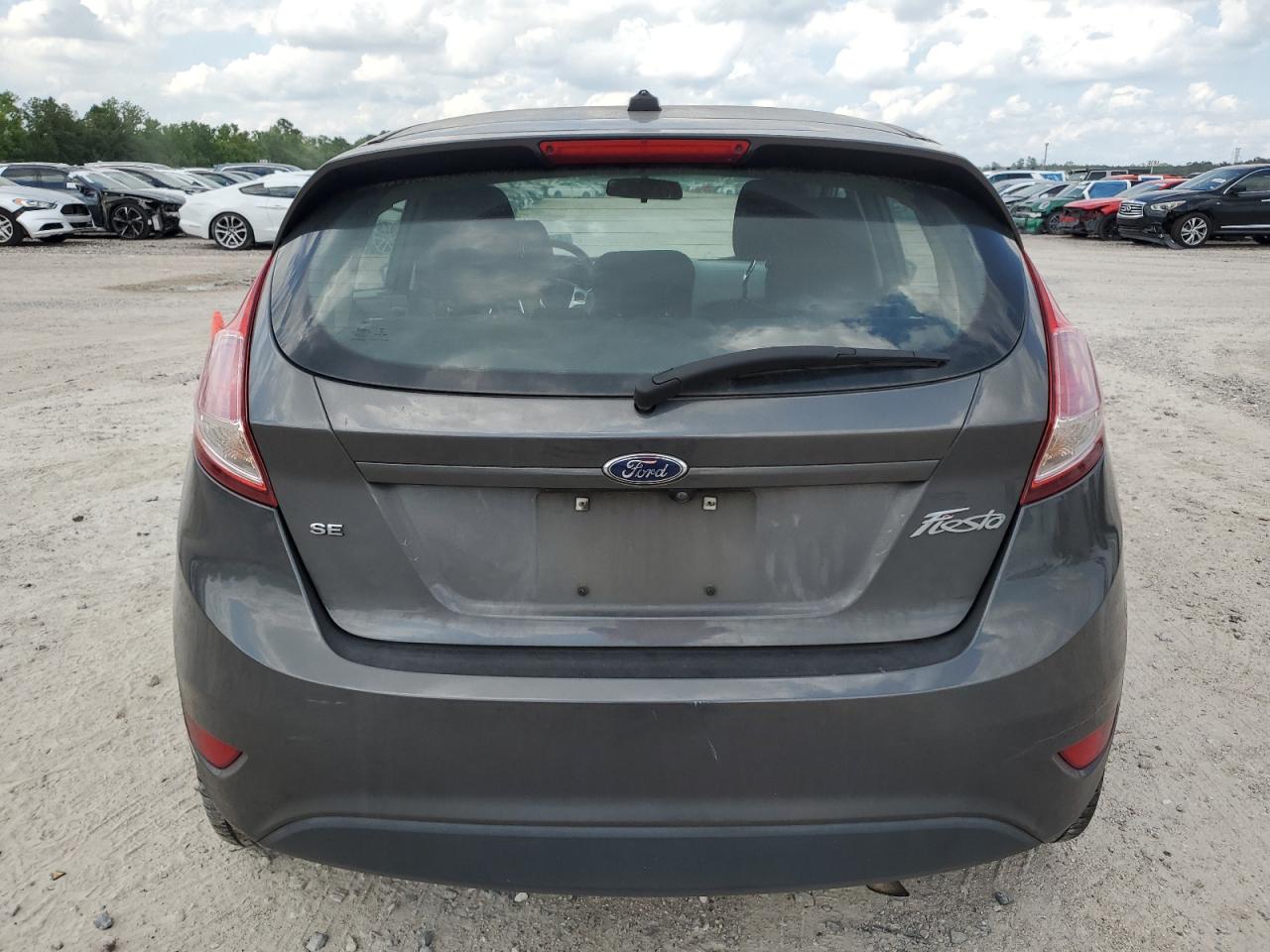 3FADP4EJ5JM101867 2018 Ford Fiesta Se