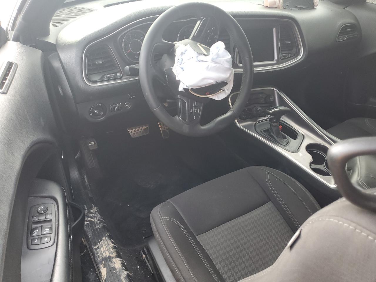 2C3CDZAT0FH711396 2015 Dodge Challenger Sxt