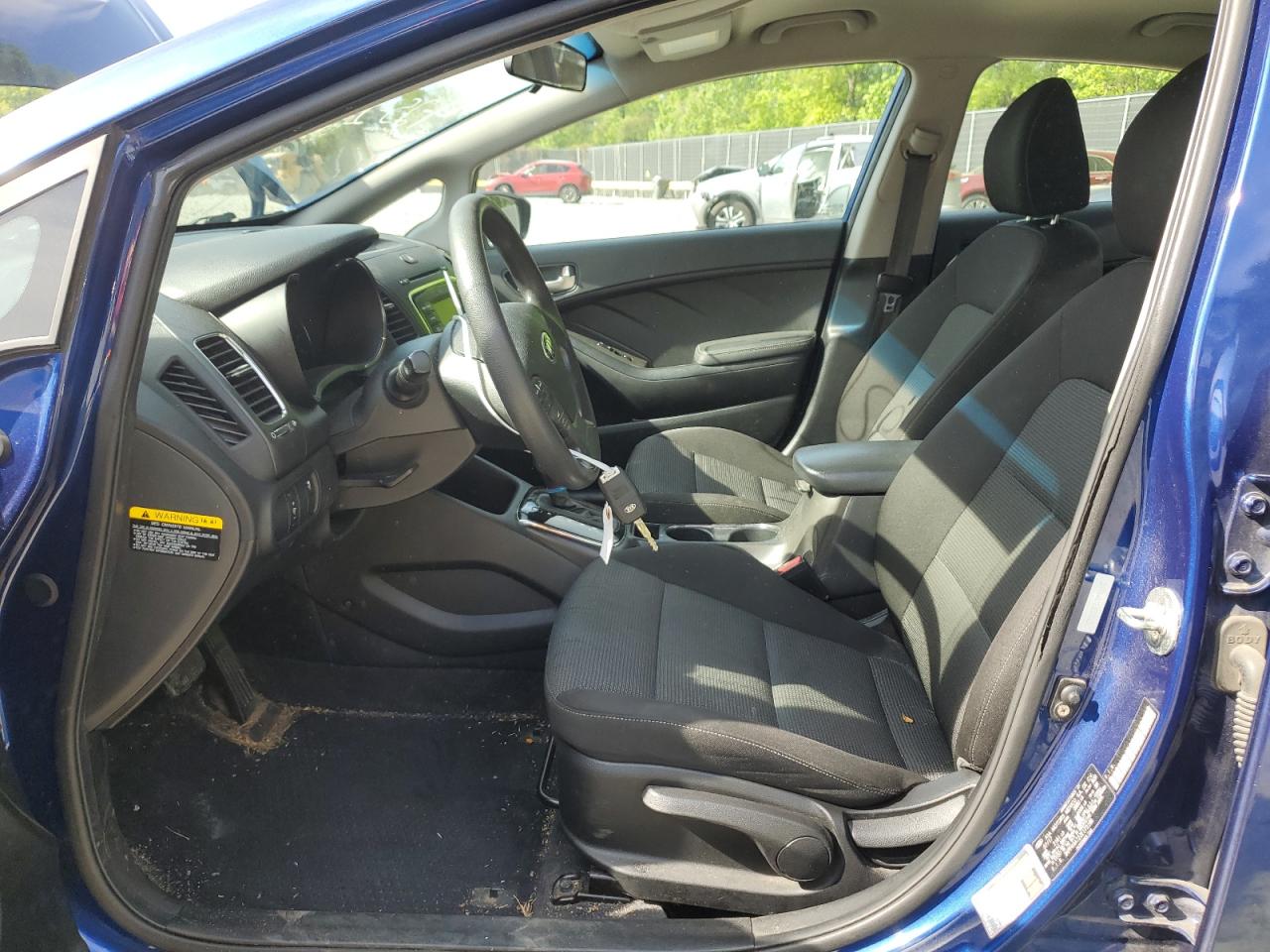 3KPFK4A72JE175186 2018 Kia Forte Lx