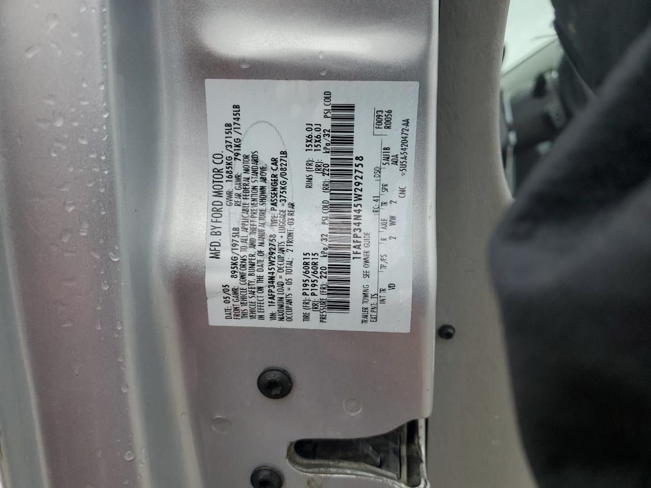 1FAFP34N45W292758 2005 Ford Focus Zx4