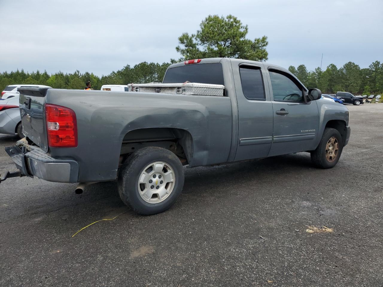 1GCRCSE03BZ345802 2011 Chevrolet Silverado C1500 Lt
