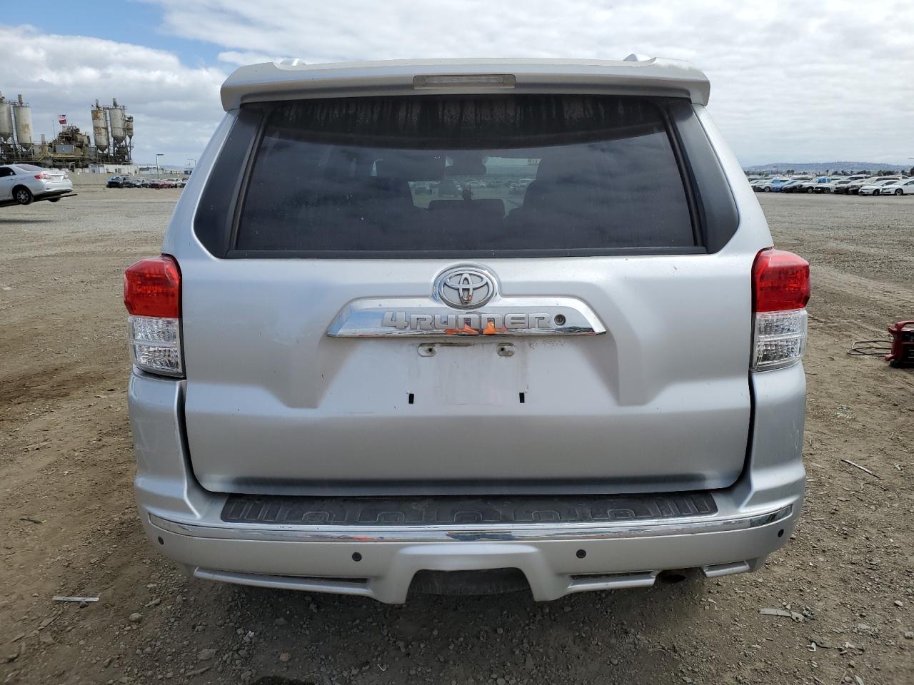 JTEZU5JRXB5026189 2011 Toyota 4Runner Sr5
