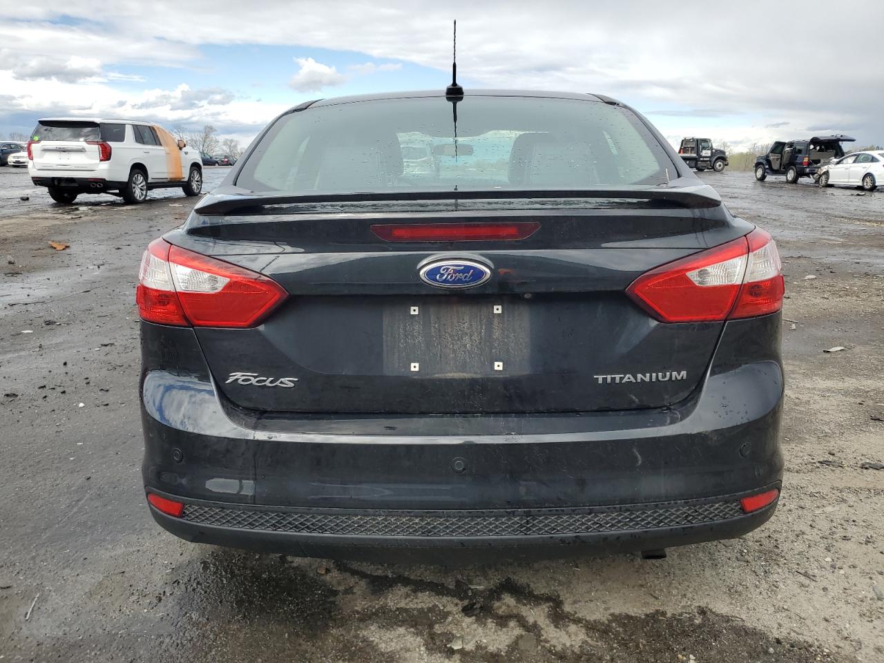 1FADP3J2XEL101802 2014 Ford Focus Titanium