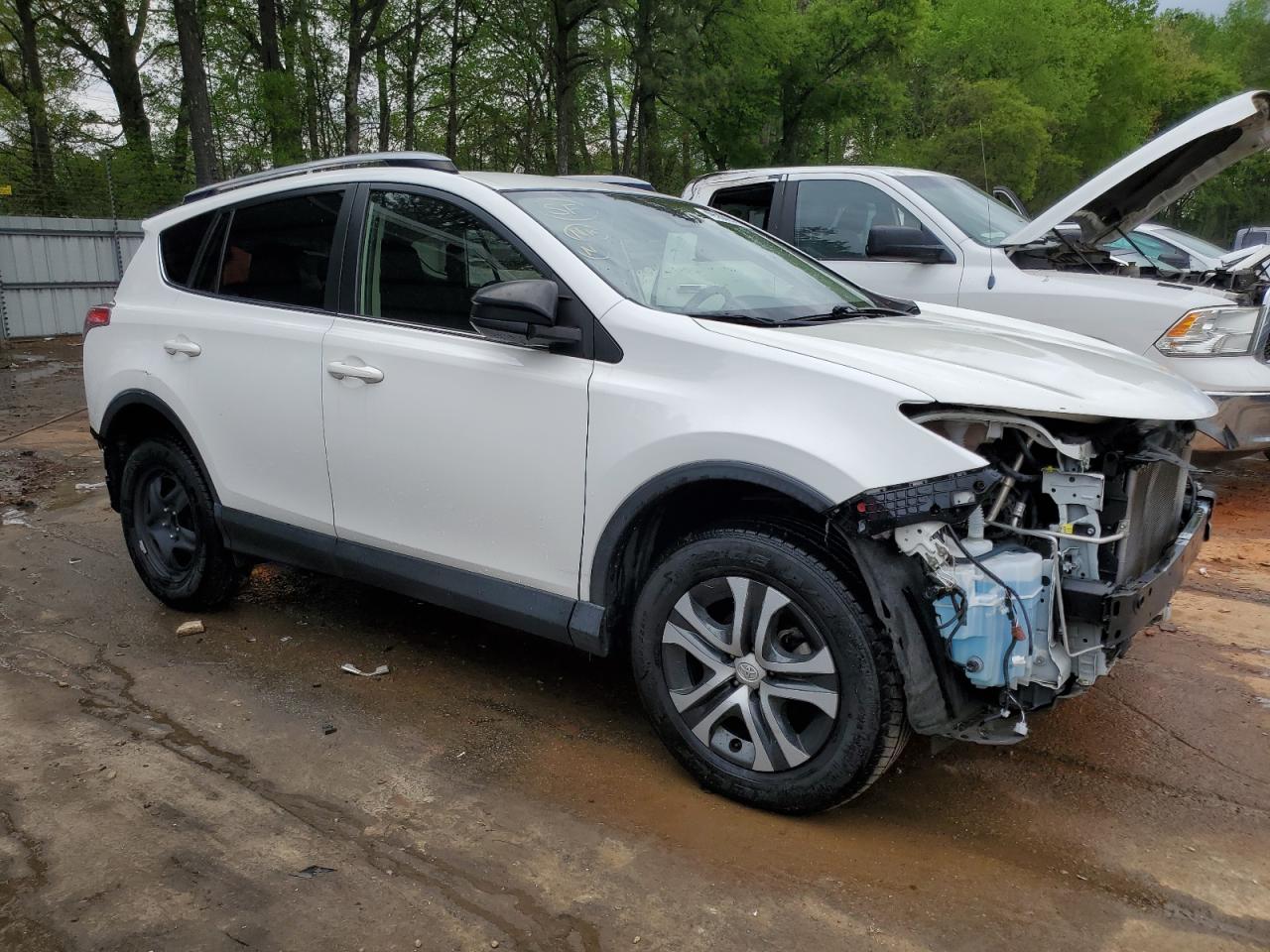 2017 Toyota Rav4 Le vin: JTMZFREV4HJ146759