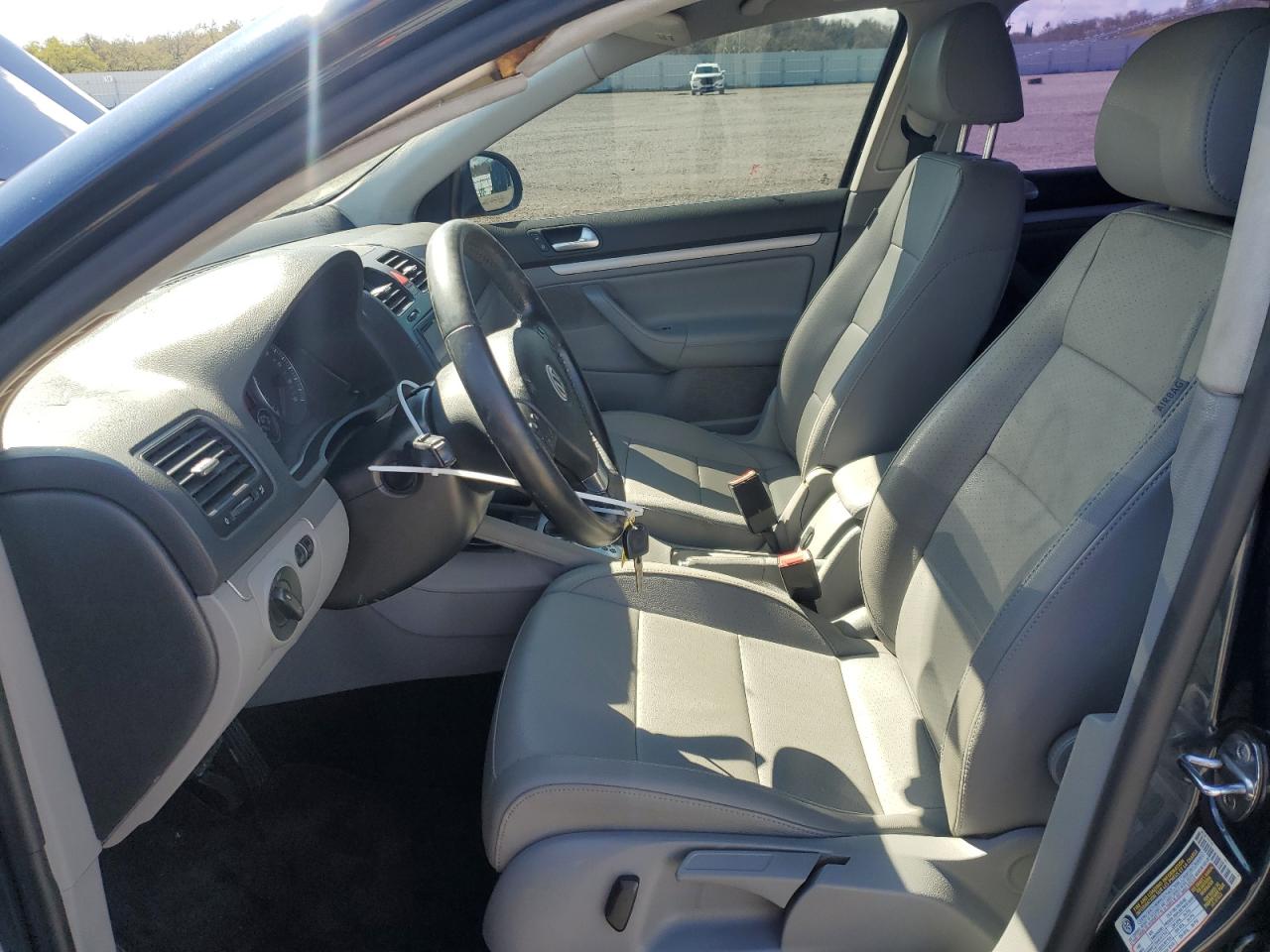 3VWRZ71K48M075585 2008 Volkswagen Jetta Se