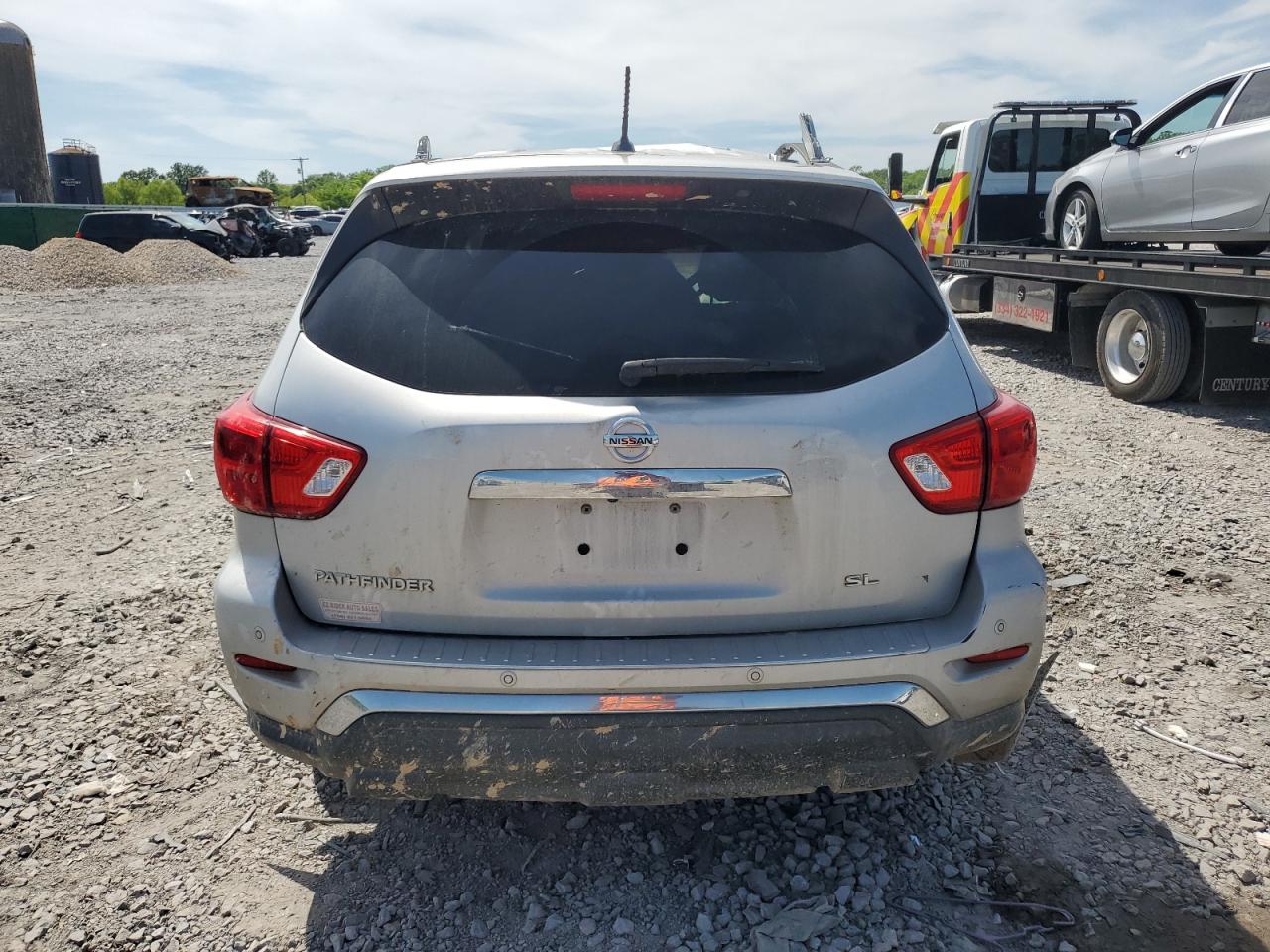 5N1DR2MN0JC605267 2018 Nissan Pathfinder S