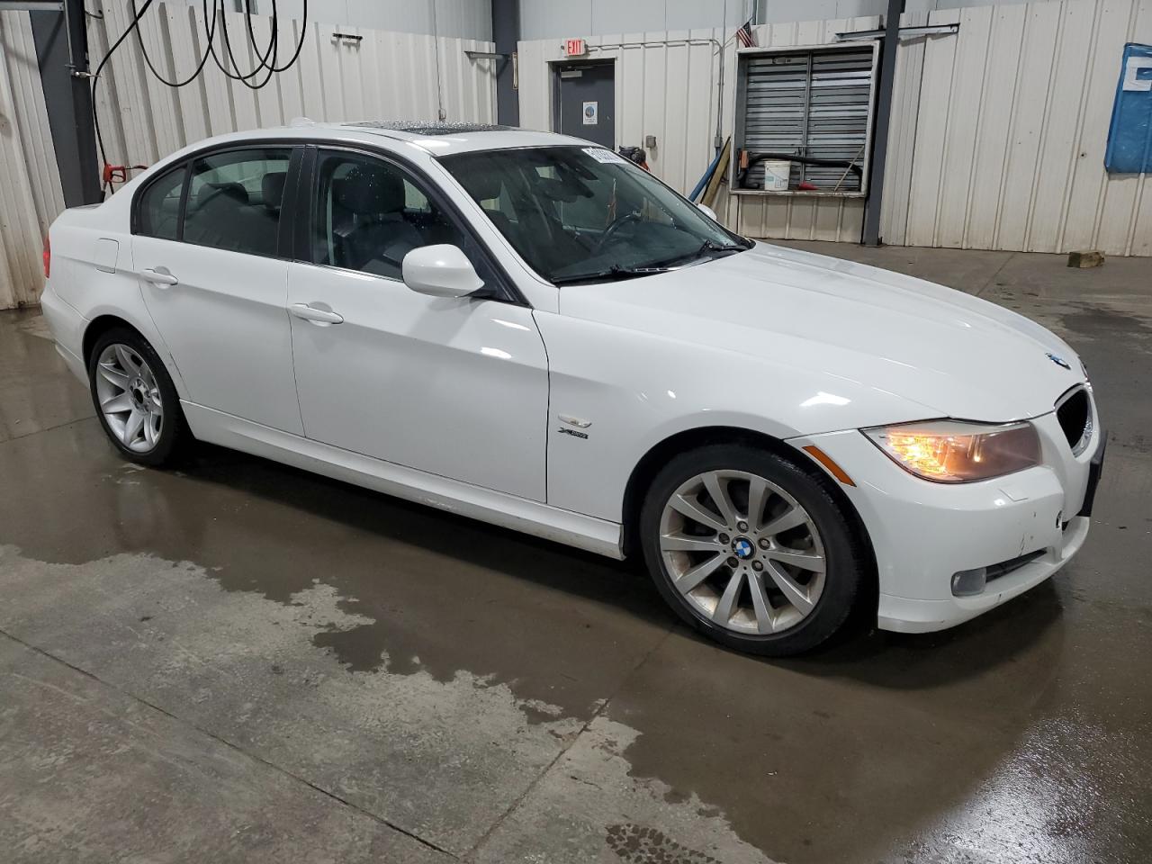 WBAPK735X9A457377 2009 BMW 328 Xi