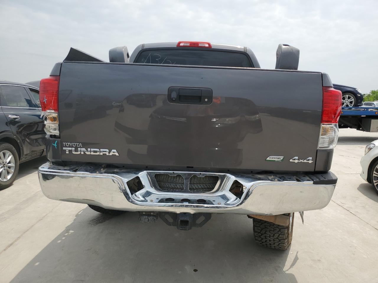 5TFDW5F1XCX216673 2012 Toyota Tundra Crewmax Sr5