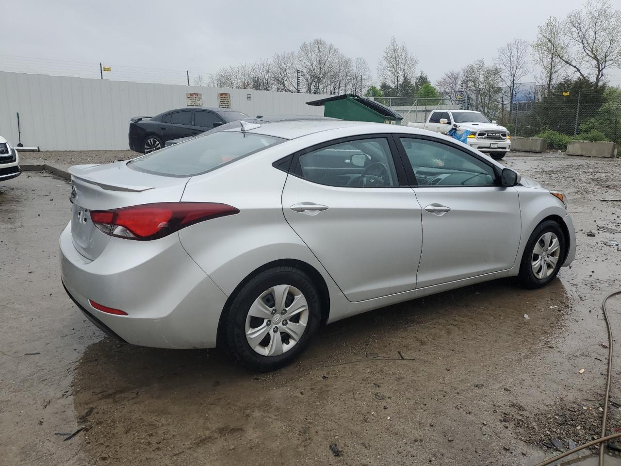 5NPDH4AE7GH786713 2016 Hyundai Elantra Se