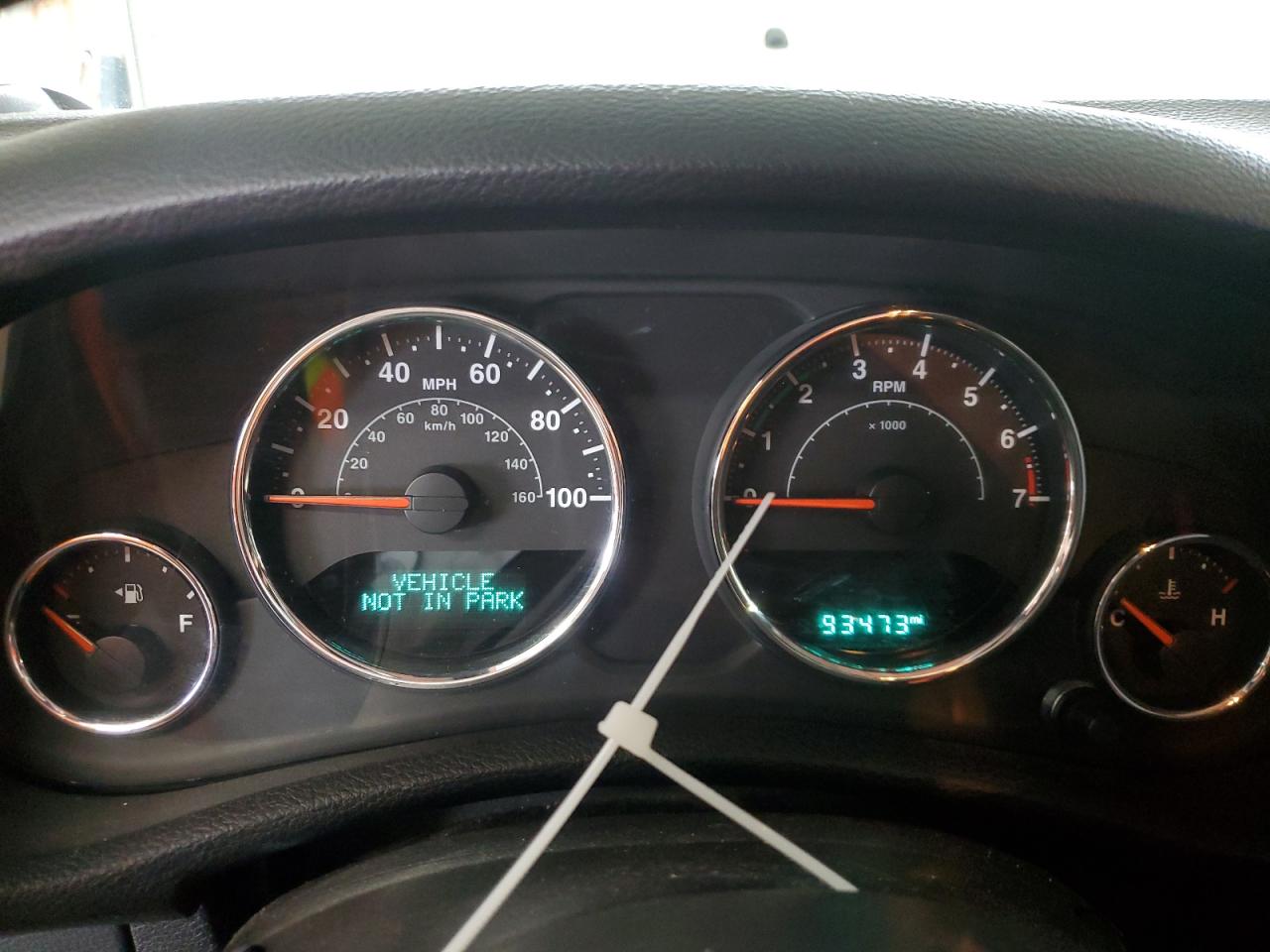 1C4BJWDG0JL853160 2018 Jeep Wrangler Unlimited Sport