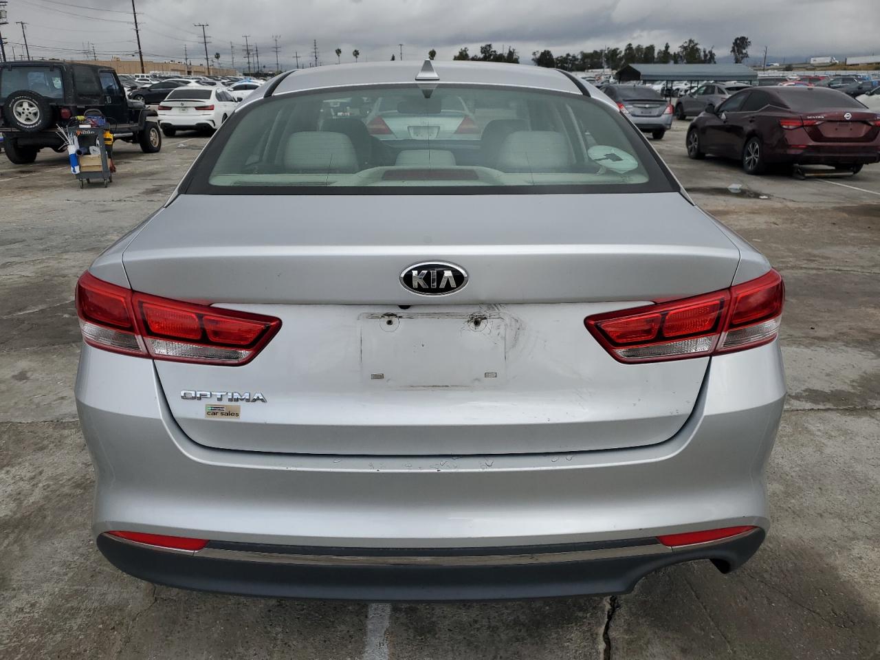 2016 Kia Optima Lx vin: 5XXGT4L31GG003825