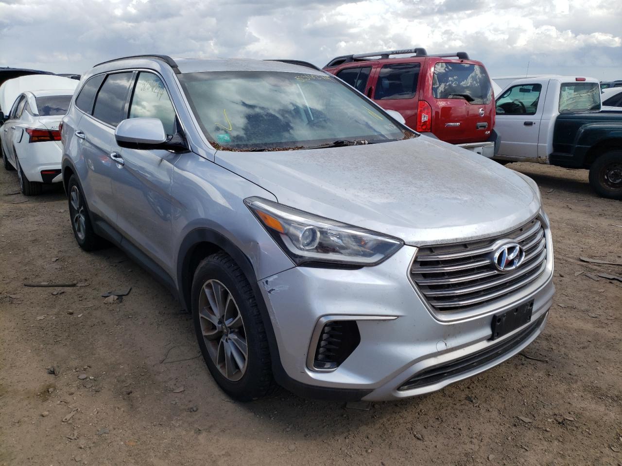 KM8SMDHF5HU233739 2017 Hyundai Santa Fe Se