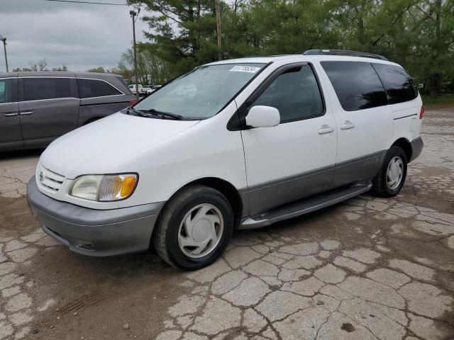 Lot #2491565039 2002 TOYOTA SIENNA LE salvage car