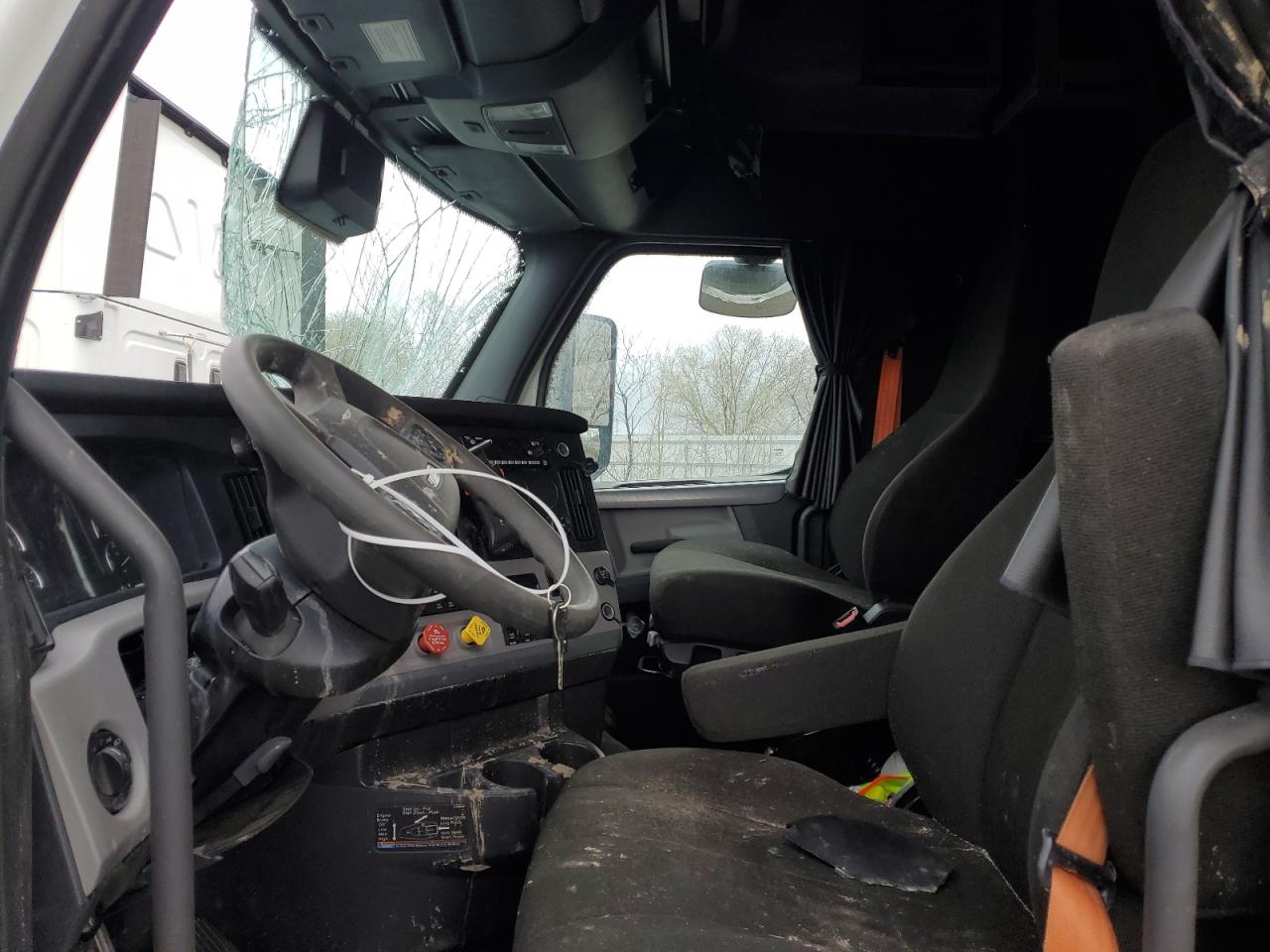 Lot #3212612310 2022 FREIGHTLINER CASCADIA 1