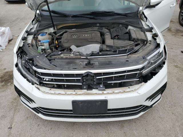 2017 VOLKSWAGEN PASSAT R-L - 1VWDT7A37HC001812