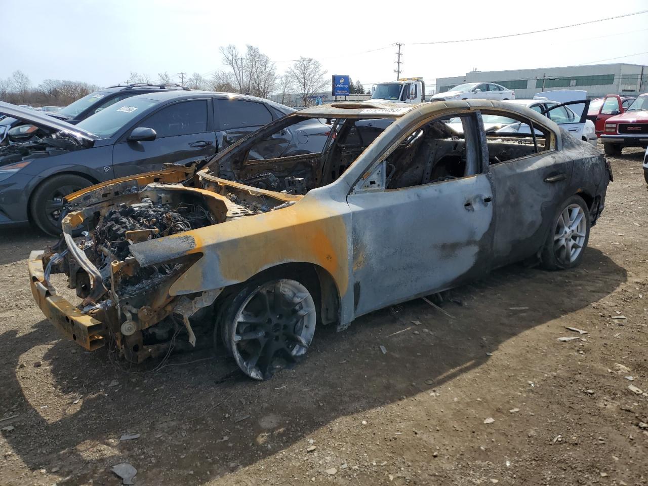 NISSAN MAXIMA S